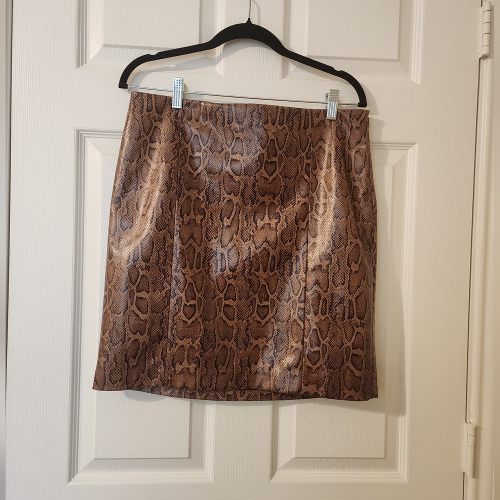 New (not with Tags) Animal Print (snake skirt)